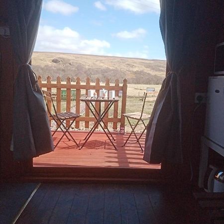 Wee Hoose Glamping 3 Hotell Kinbrace Eksteriør bilde