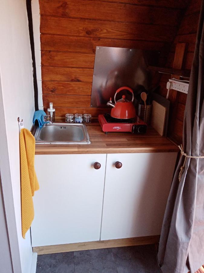Wee Hoose Glamping 3 Hotell Kinbrace Eksteriør bilde